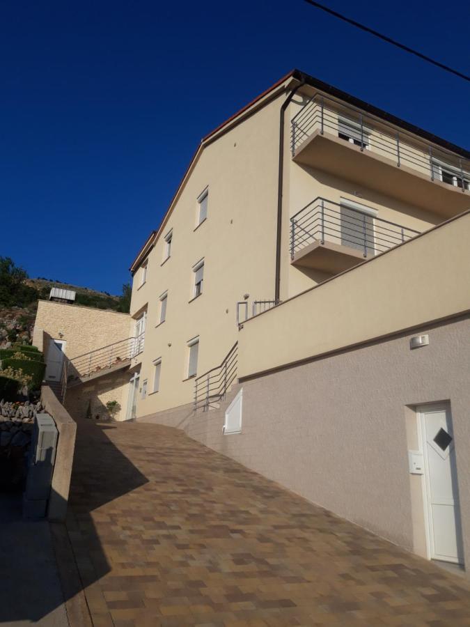 H&T Apartment Senj  Luaran gambar